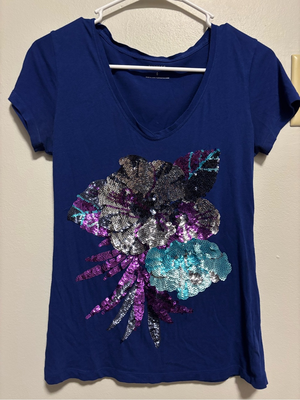 Y2K mcbling navy blue Express vneck short sleeve shirt with sequin design size S